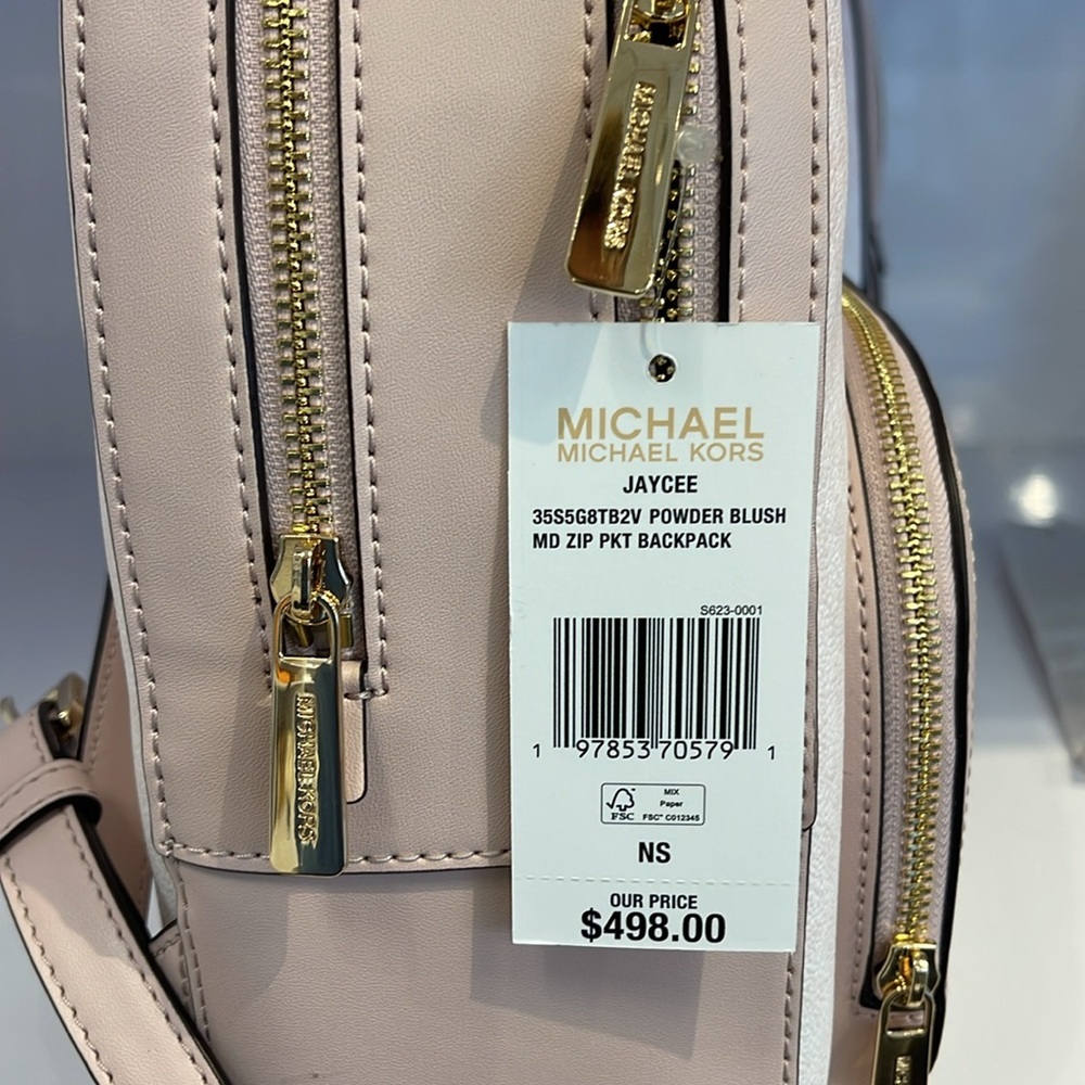 MICHAEL KORS Jaycee Medium Ombré Signature Logo Backpack
Powder Blush
NWT - Picture 11 of 15